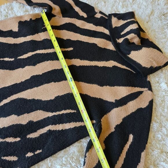 Soft Surroundings Black and Tan Zebra Stripesl Sweater Cowl Neck Size Small - Picture 9 of 9